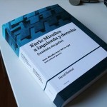 ENRIC MIRALLES A IZQUIERDA Y DERECHA (también sin gafas)