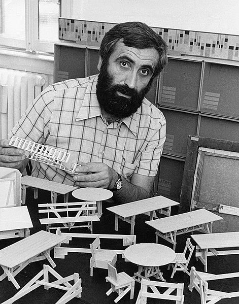 Enzo Mari in his studio in Milan, 1974 | Author: Adriano Alecchi (Mondadori Publishers)