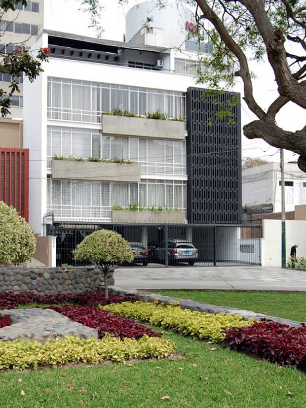 Edificio en Parque Antequera.1956. San Isidr (arq. Mario Bianco) | Fernando Freire Forga