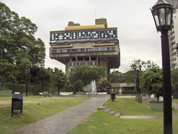 Biblioteca Nacional en Buenos Aires | rae.radionacional.com.ar