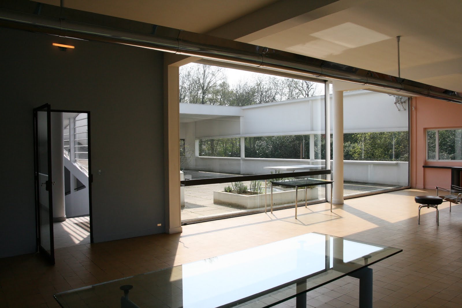 Le Corbusier y Pierre Jeanneret. Villa Savoye en Poissy – Francia, 1929 – 1931. (Fotografías: Arq. José Miguel Forga).