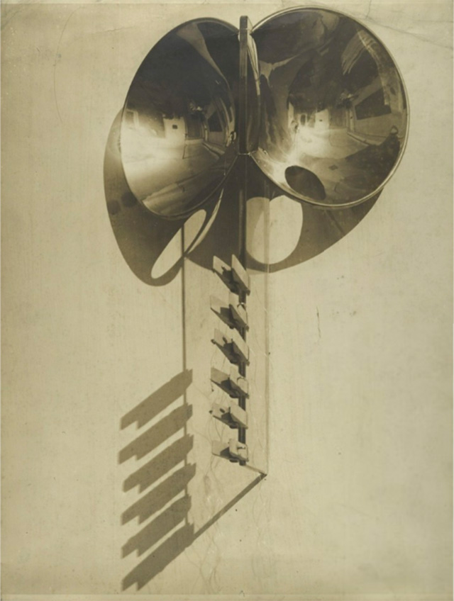 La Femme, 1918-1920, Man Ray (1890-1976) | © 2016 Man Ray Trust/Artists Rights Society (ARS), New York/ADAGP, Paris