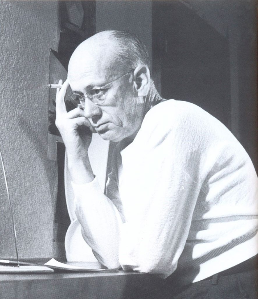 Famosa foto de Eduardo Torroja pensando1: “Antes y por encima de todo cálculo está la idea, …”
