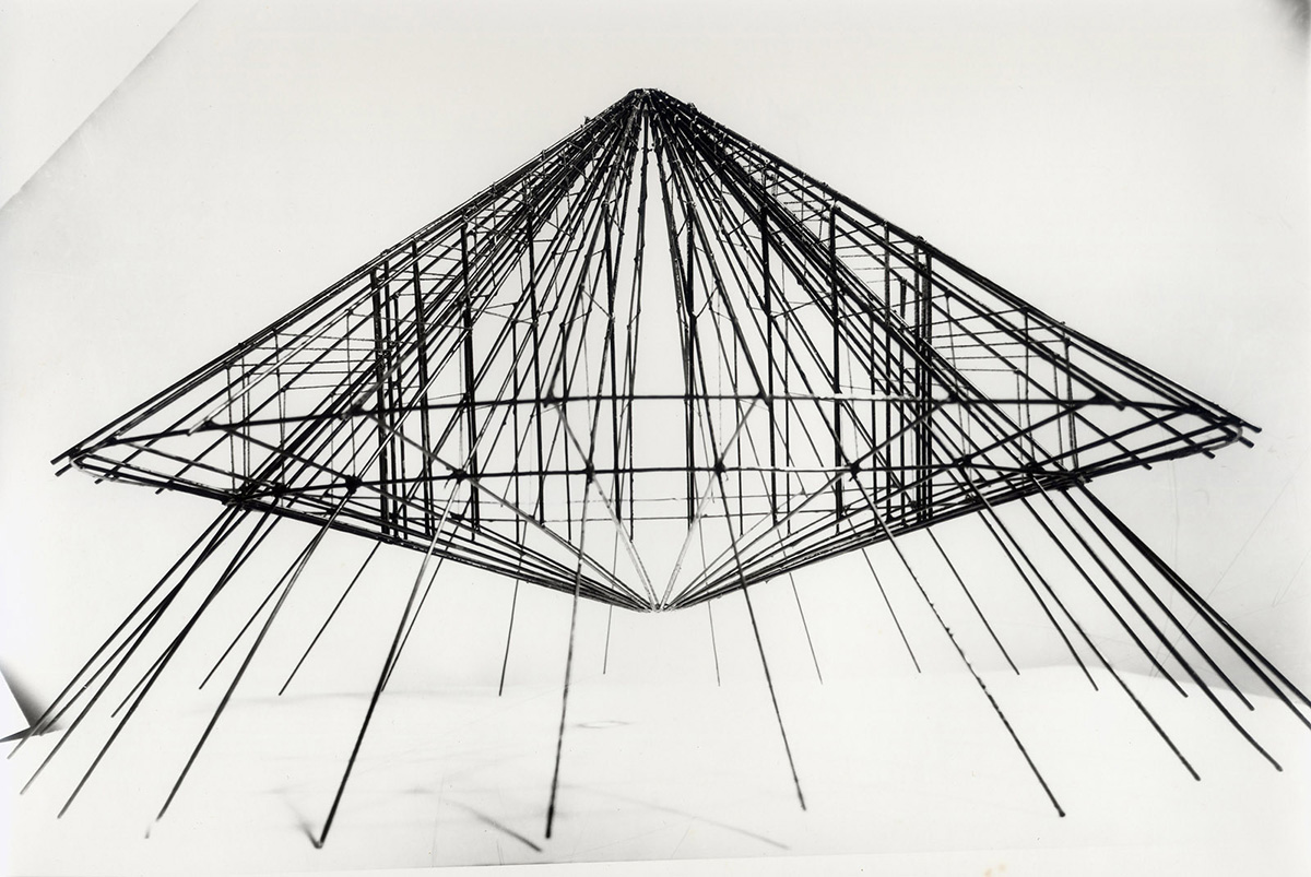 Fotógrafo Fernando Higueras. Refugio de alta montaña. Primer premio concurso Mateu Pla, 1958. Arquitectos Fernando Higueras Díaz, Juan Pedro Capote Aquino y José Serrano-Suñer Polo © Fundación Fernando Higueras
