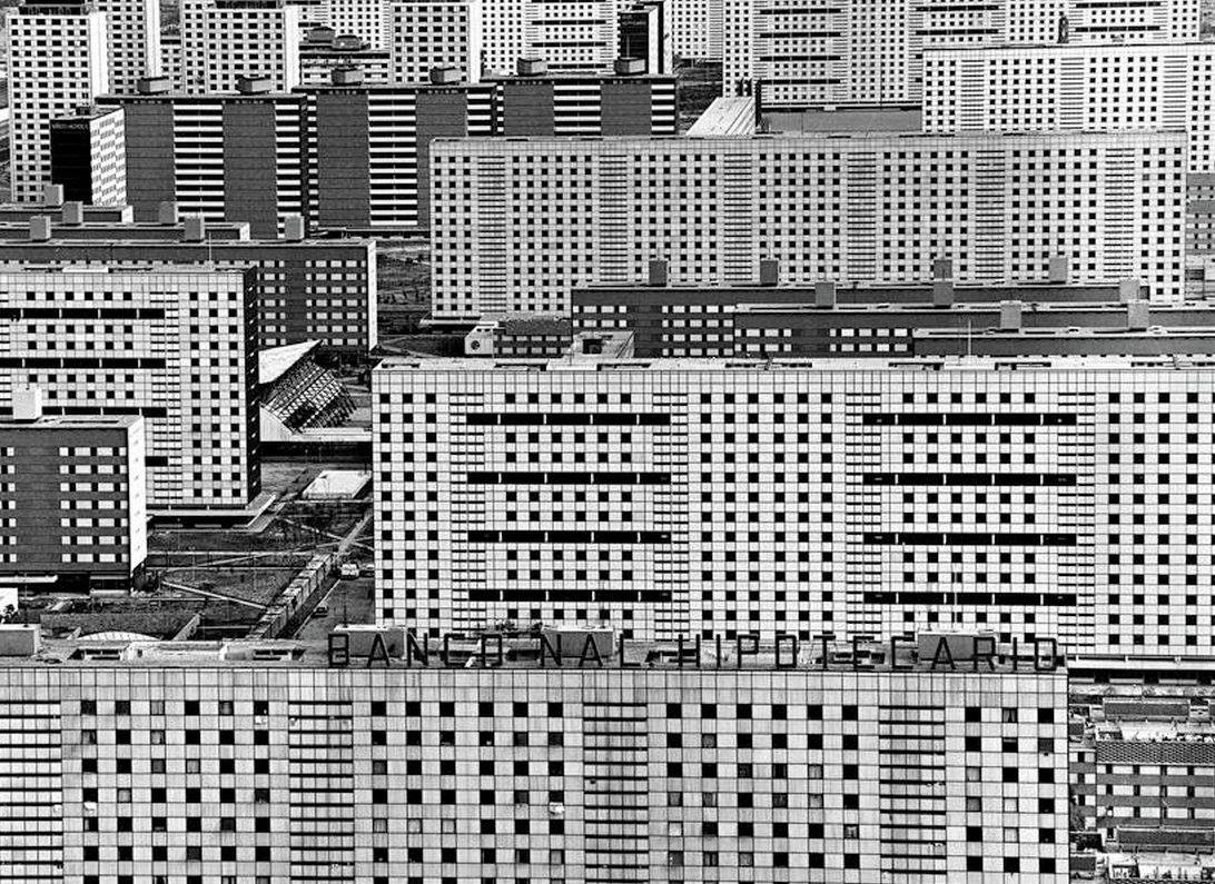 Del fracaso utópico | Landa Hernández Martínez Tlatelolco inaugurado, 1965 | © Rodrigo Moya | 