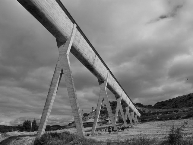 El acueducto de Alloz Ing E. Torroja, año 1939. (En uso) | Fuente Tendiendo Puentes