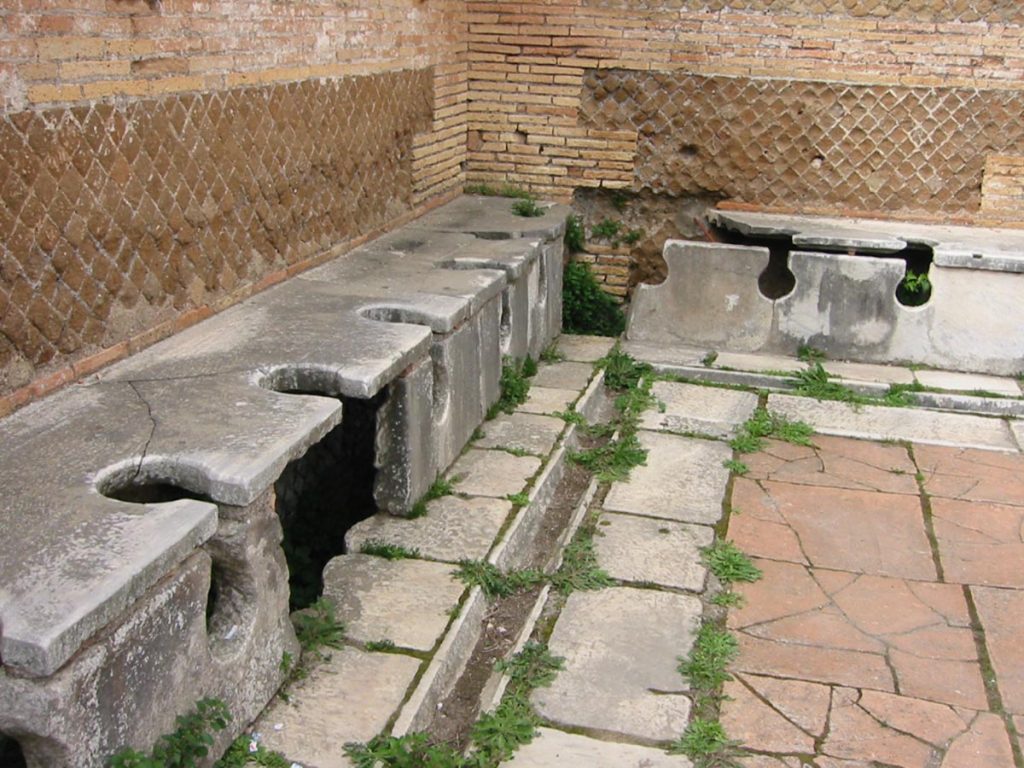 Letrinas Comunales en Ostia | Fuente: Wikipedia