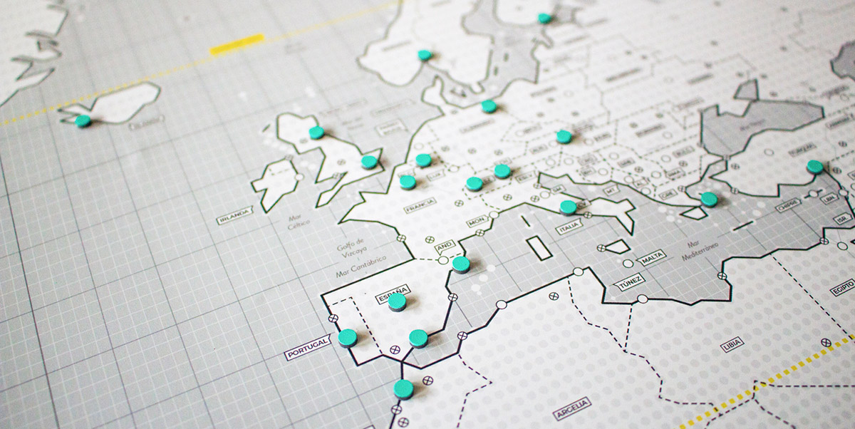 Mapnético es un atlas de diseño dibujado a través de una retícula abstracta de puntos.