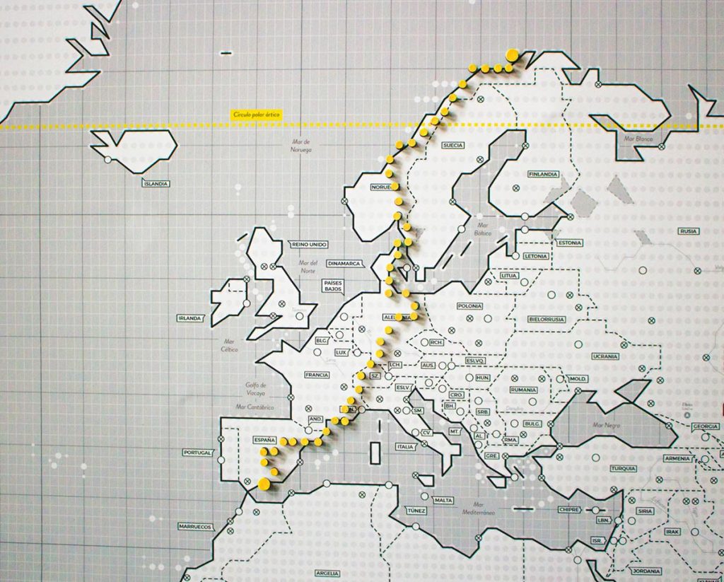 Ejemplo de ruta marcada con imanes en el continente europeo