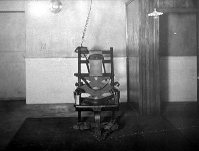 La primera silla eléctrica, usada en la ejecución de William Kemmler en 1890 | Fuente: wikipedia.org