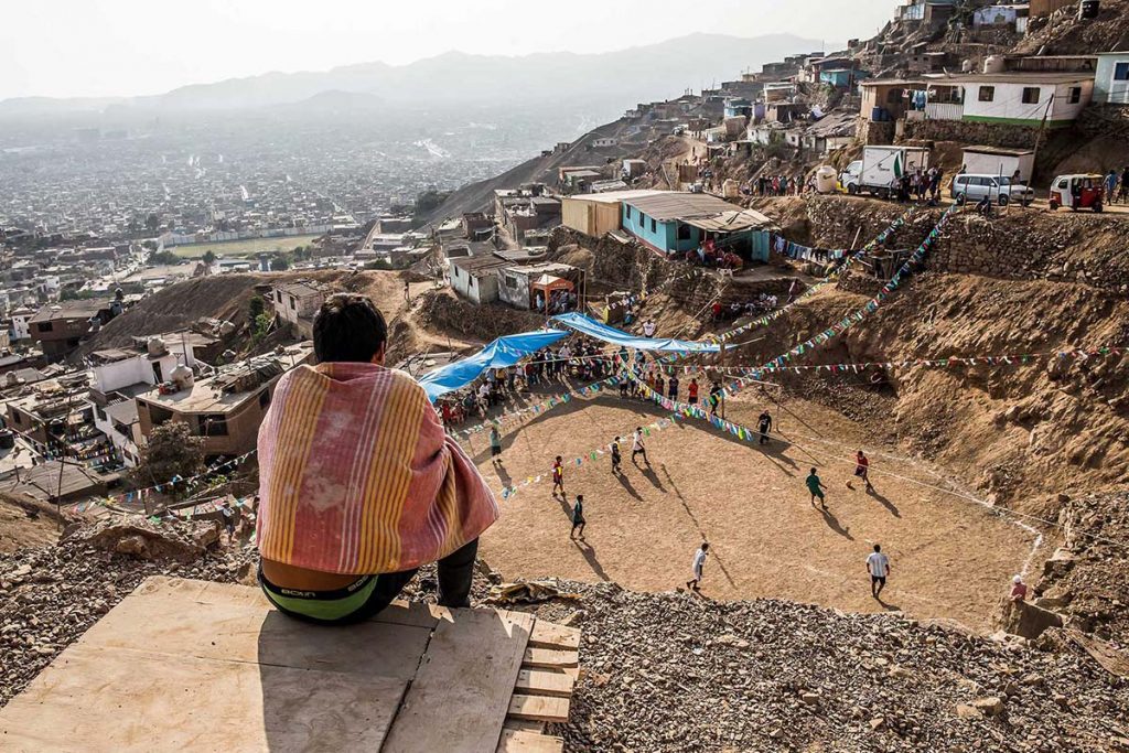 Eleazar Cuadros, “Fiesta y fútbol”. Comas, Lima 2015.