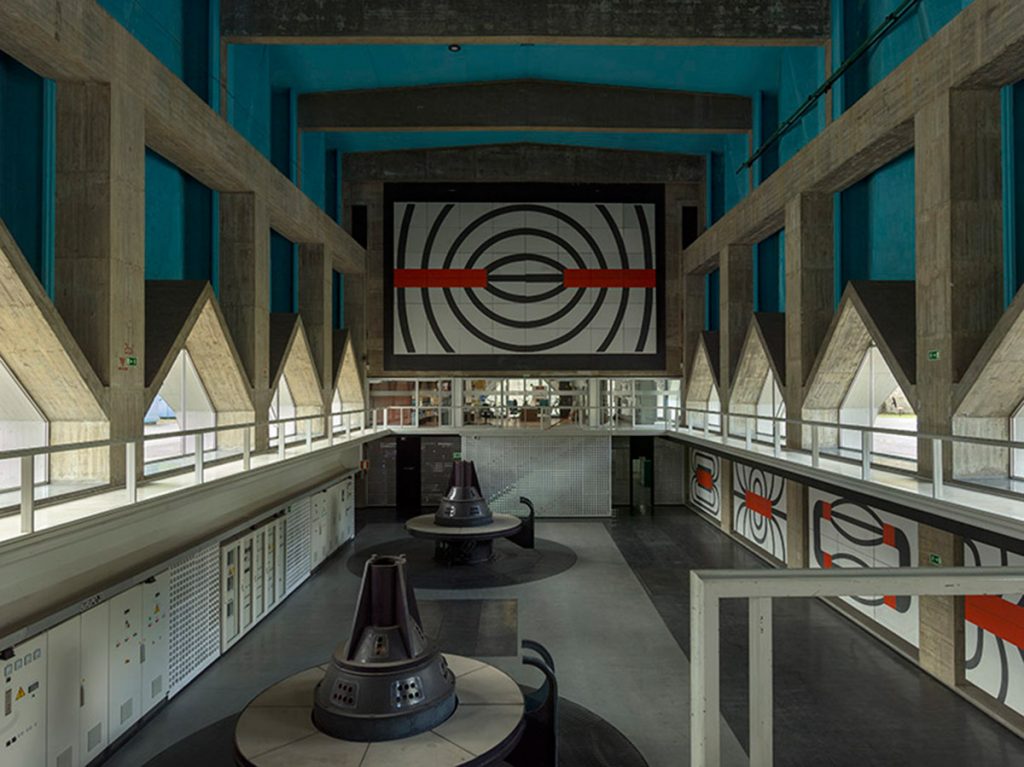 Joaquín Vaquero Palacios, integración artística en la Central hidroeléctrica de Miranda (Asturias), 1956-1962. © Joaquín Vaquero Palacios, VEGAP, Madrid, 2018 © Fotografía: Luis Asín