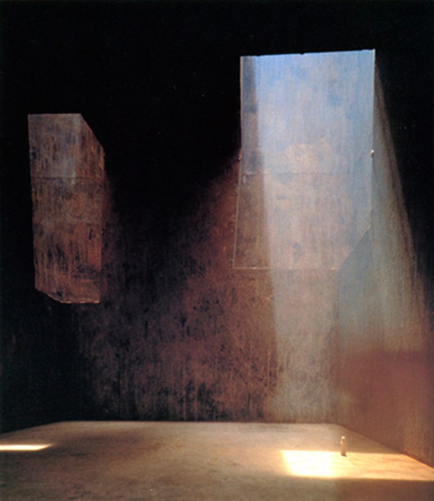 Propuesta de E. Chillida, para la intervención en Tindaya, la antigua montaña sagrada de los Guanches (primitivos habitantes) en la isla de Fuerteventura. Islas Canarias, Spain 1985.