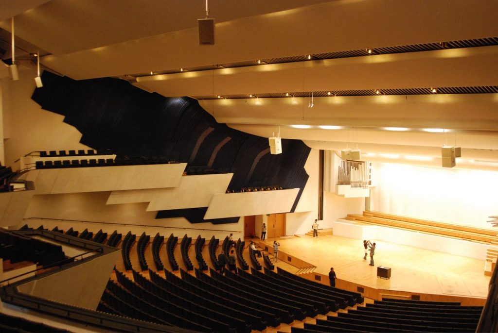 El interior del Finlandia Hall de Alvar Aalto | Fotografía: Óscar Tenreiro