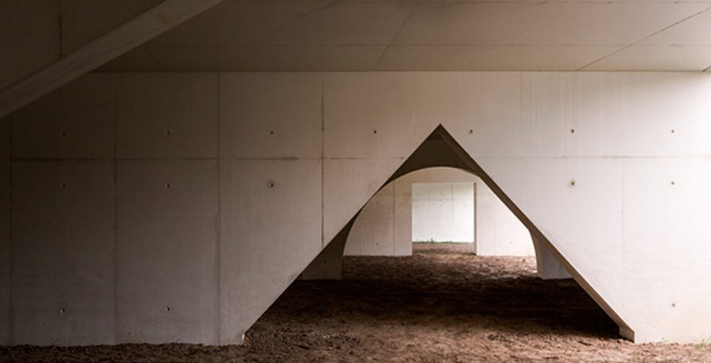 Los “bajos fondos” del Museo de Arte Contemporáneo Nadir Afonso obra de Álvaro Siza en Chaves, Portugal.