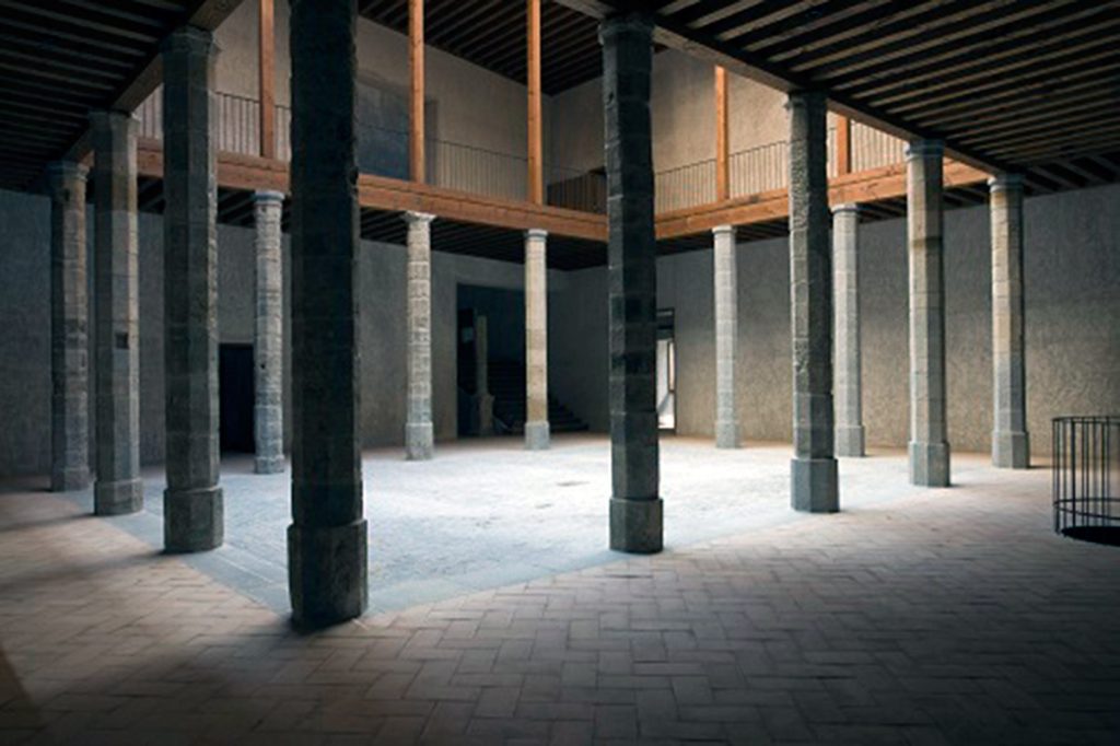 Proyecto de Tabuenca y Leache, un estudio de primera fila que no es demasiado conocido. Excelente ejemplo de mesura y contención.