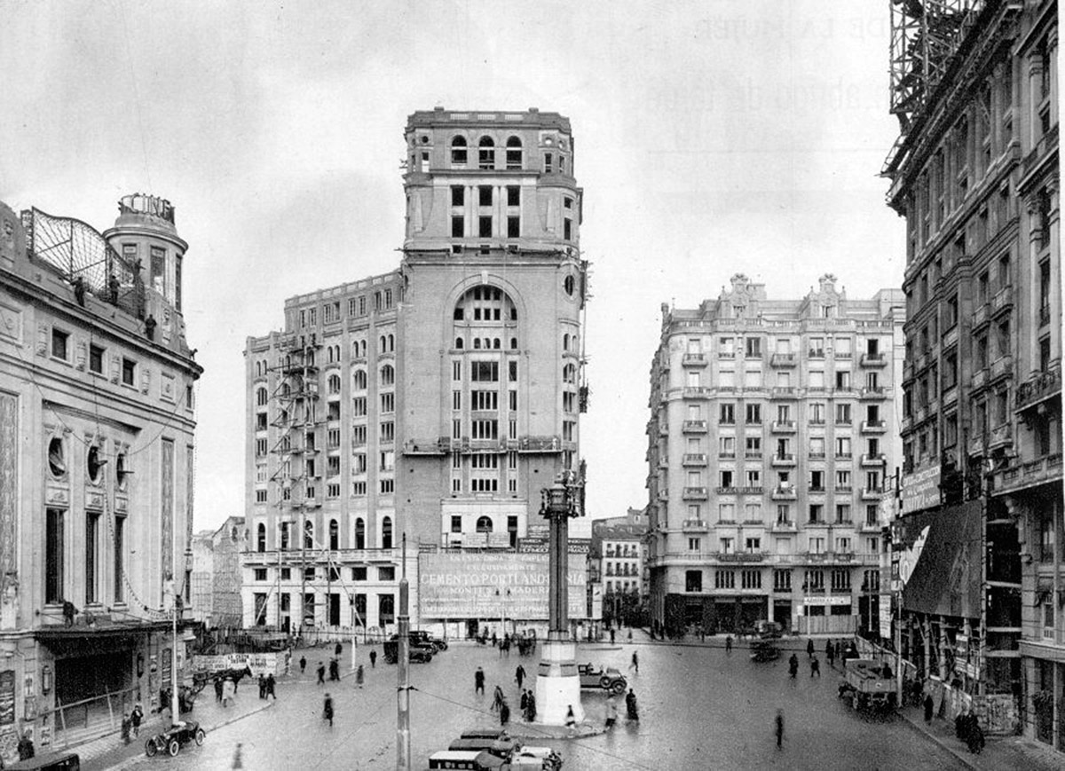 La Gran Vía de Madrid. Breve biografía crítica de una gran calle (IV) | Antón Capitel