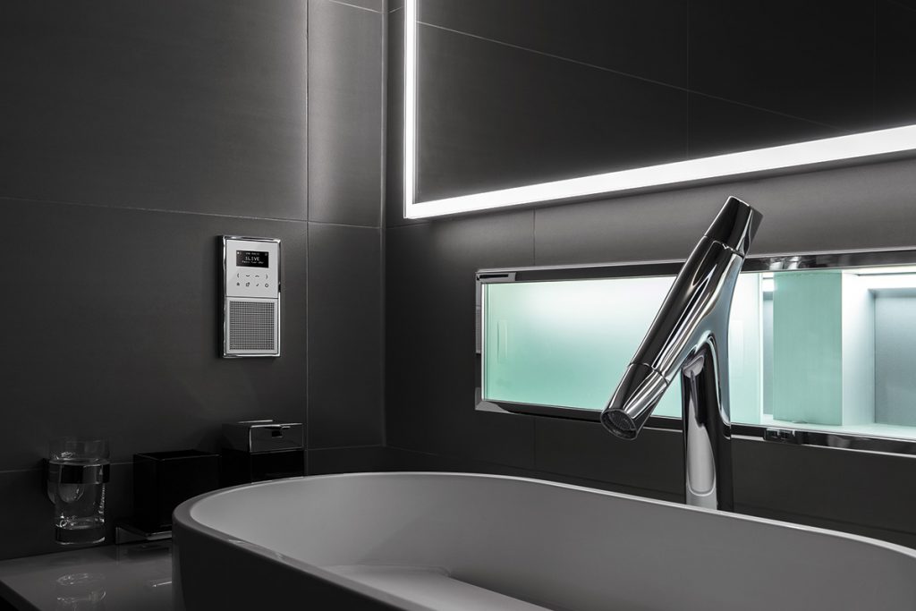 La nueva Smart Radio DAB+ de Jung aporta el mejor sonido digital y conexión inalámbrica vía Bluetooth 3