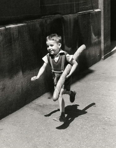 Como un niño de pan José del Carmen Palacios Aguilar El pequeño parisino Petit Parisien (by Willy Ronis, 1952