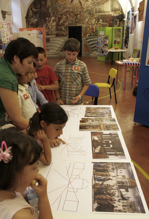 ¿Qué es Arquitectura Educación de arquitectura para la infancia Jorge Raedó Álvarez Analizan pinturas renacentistas con sus puntos de fuga. Foto del autor