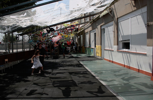 ¿Qué es Arquitectura Educación de arquitectura para la infancia Jorge Raedó Álvarez Se siluetearon y cortaron tejidos con sus formas. Foto del autor.