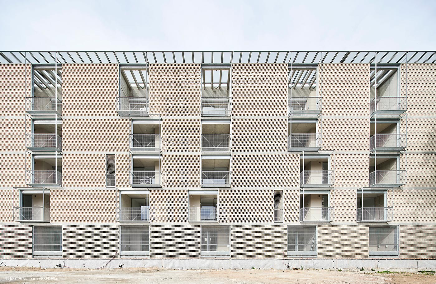 54 viviendas sociales en el barrio de Bon Pastor en Barcelona Peris+Toral Arquitectes 1