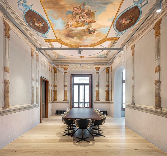 Oficinas centro de Arte Hortensia Herrero ERRE arquitectura 1 ©-Adriá-Goula