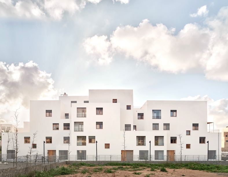 Premio Mapei 2023 Raw Rooms - Casas de tierra (43 Viviendas sociales en Ibiza) PERIS TORAL ARQUITECTES