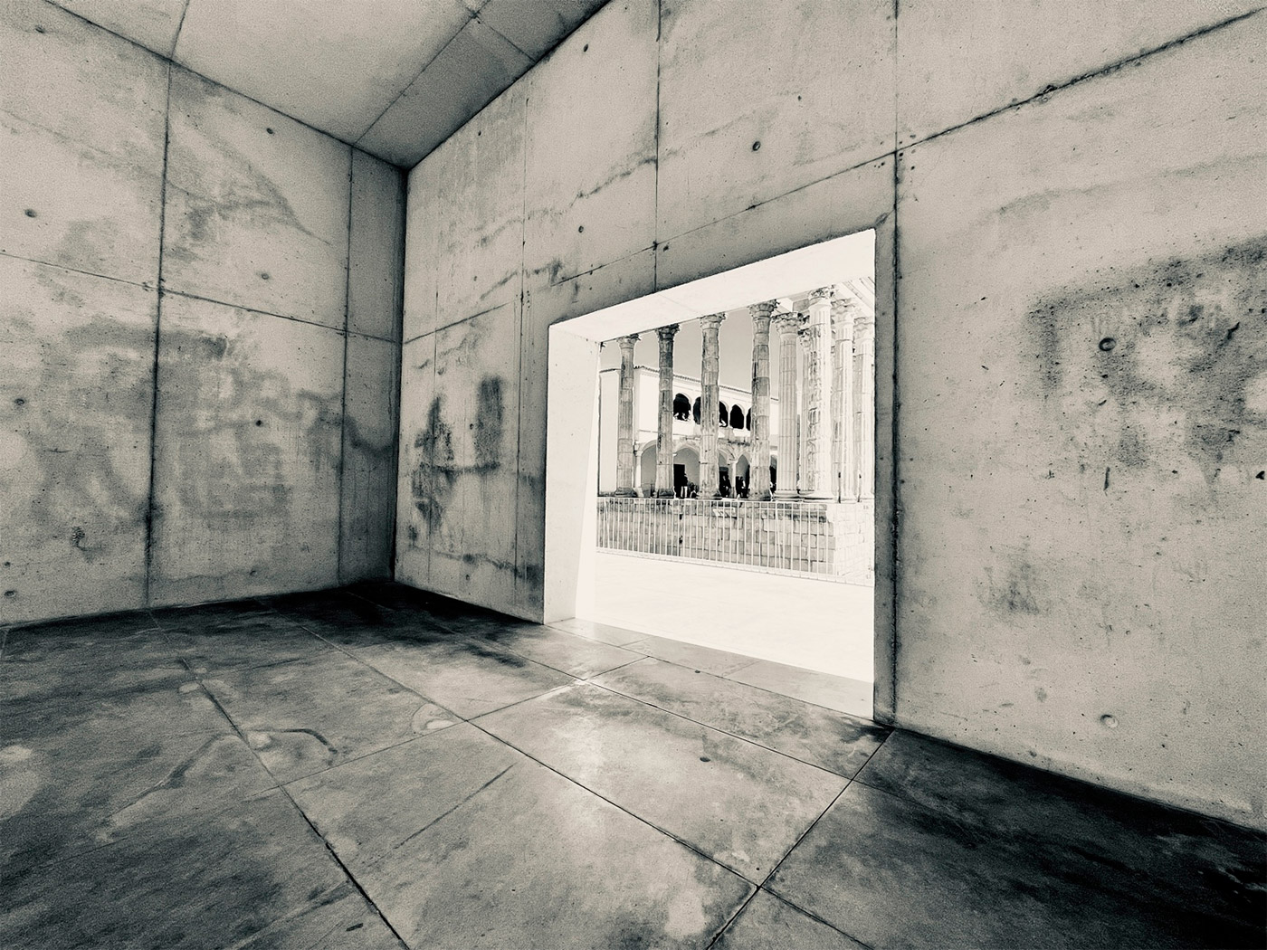 Templo de Diana desde el interior del muro de silencio © David Gª-Manzanares