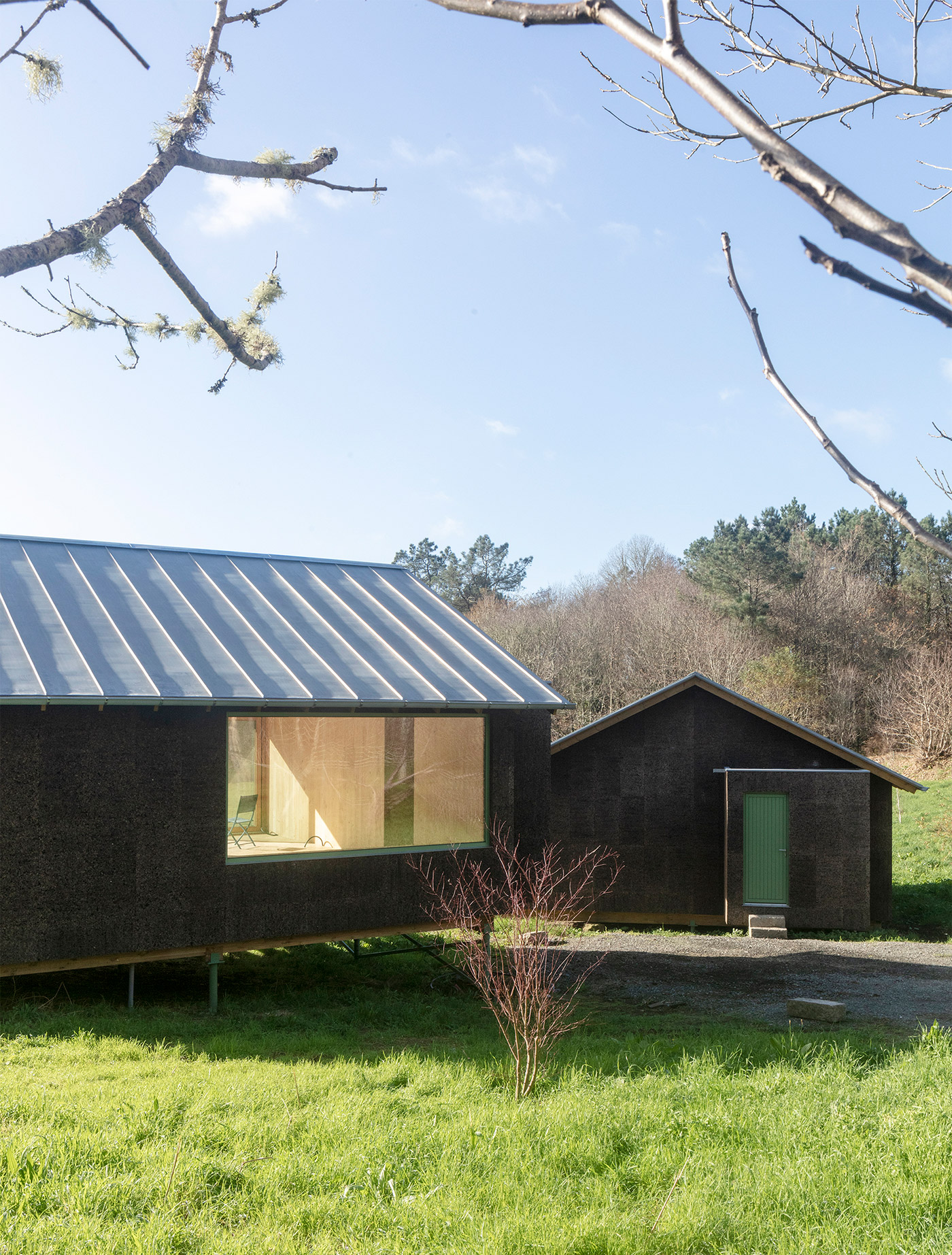 premios de arquitectura en madera Cesuga Pino de Galicia Casa-ID-y-taller-Grau_02