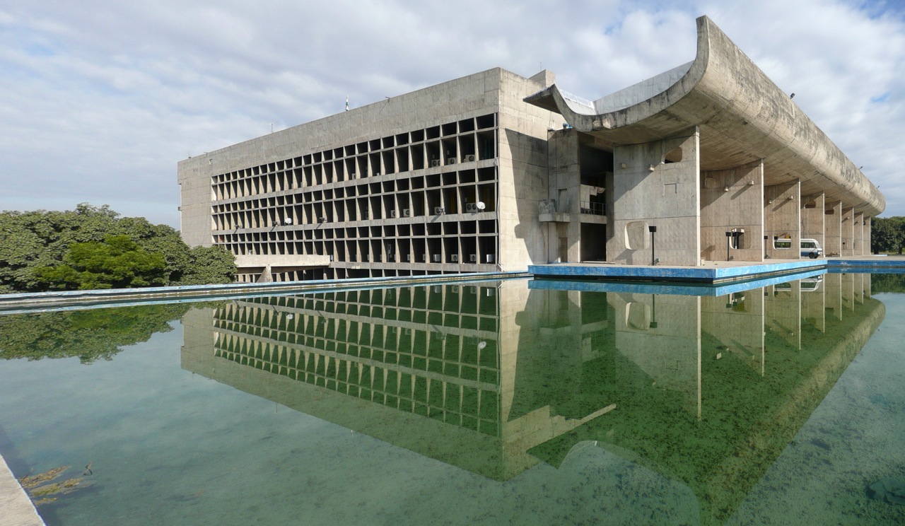 Le Corbusier y Todo llega al mar (III)