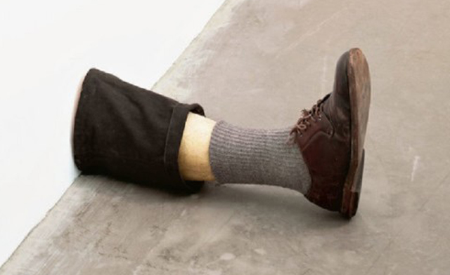 La Coacción del Yo Miquel Lacasta una pieza de Robert Gober, Untitled (Leg), 1989-90 La Coacción del Yo Miquel Lacasta una pieza de Robert Gober, Untitled (Leg), 1989-90