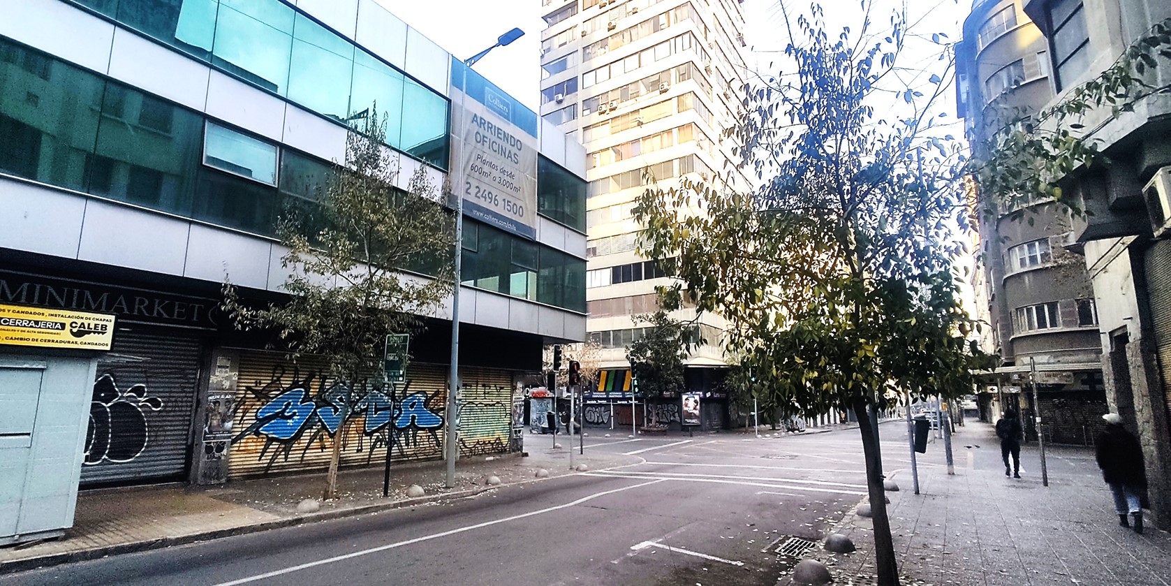 La velocidad del abandono arquitectura y tiempo en la ciudad contemporánea Héctor J. Nava Fuenmayor Imagen de Oficinas vacías
