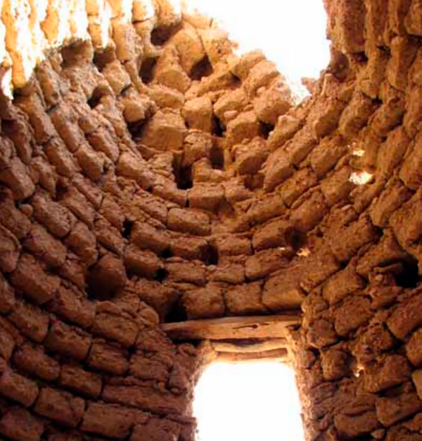Putucos y arquitectura vernácula similar forma y material Daniela Karen Paredes Malma Viviendas-de-domo-de-tierra-en-Siria-Central Putucos y arquitectura vernácula similar forma y material Daniela Karen Paredes Malma Viviendas-de-domo-de-tierra-en-Siria-Central