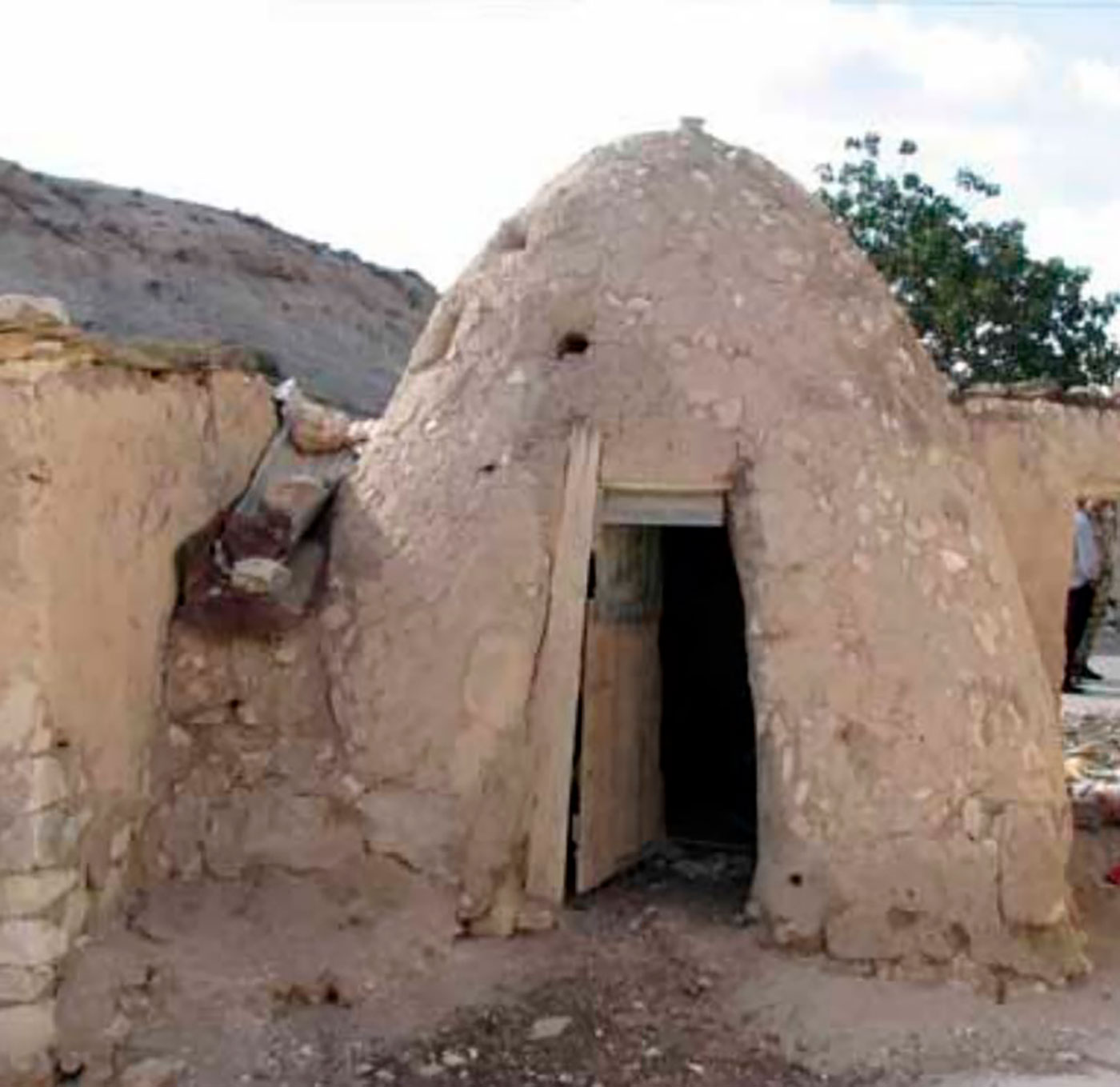 Putucos y arquitectura vernácula similar forma y material Daniela Karen Paredes Malma-Viviendas-de-domo-de-tierra-en-Siria-Central