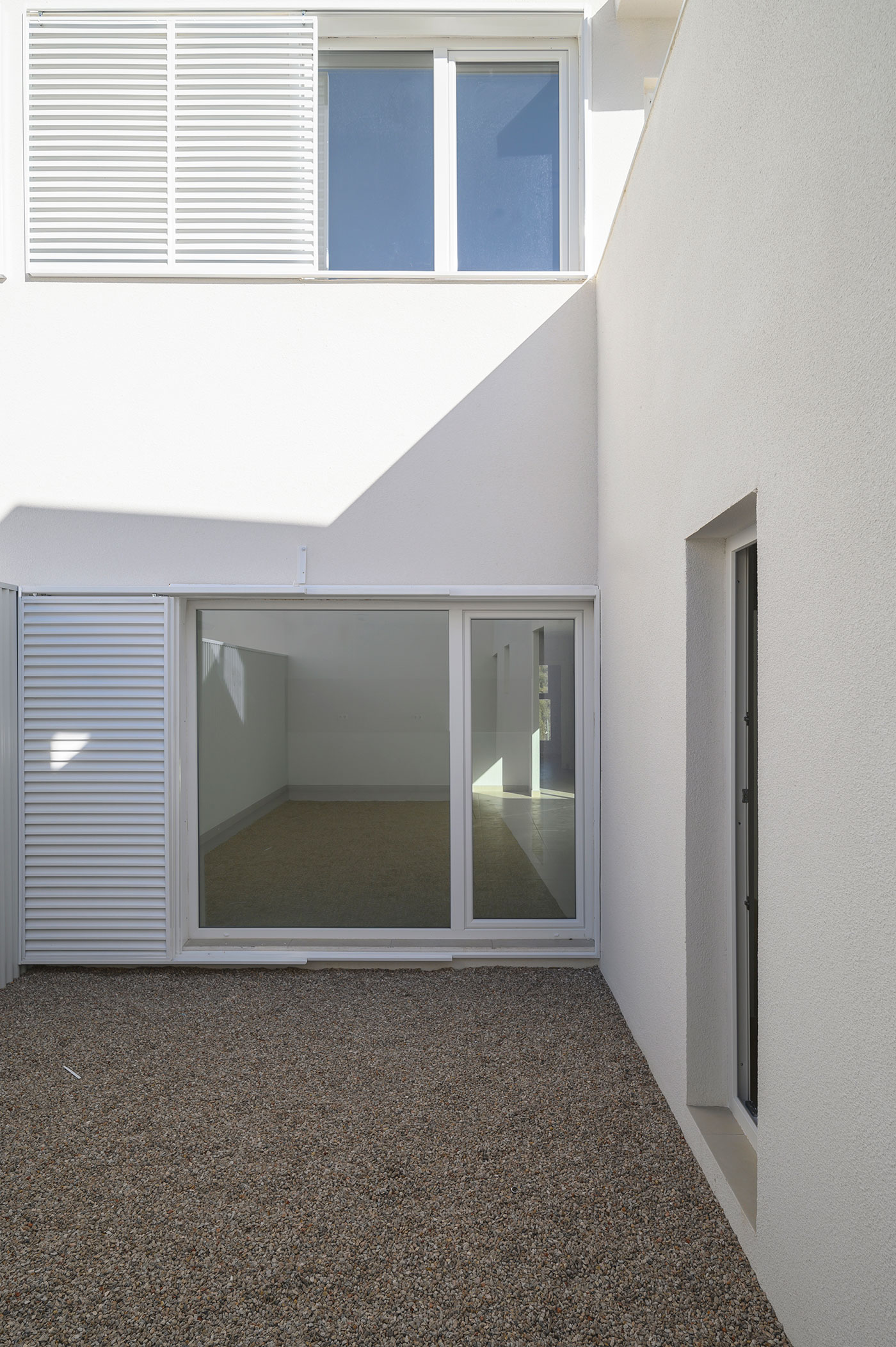 28-patios-y-14-viviendas-sociales--Crearctive-S.Coop.-And---Estudio-RKT-©-Nicolás-Díaz-17