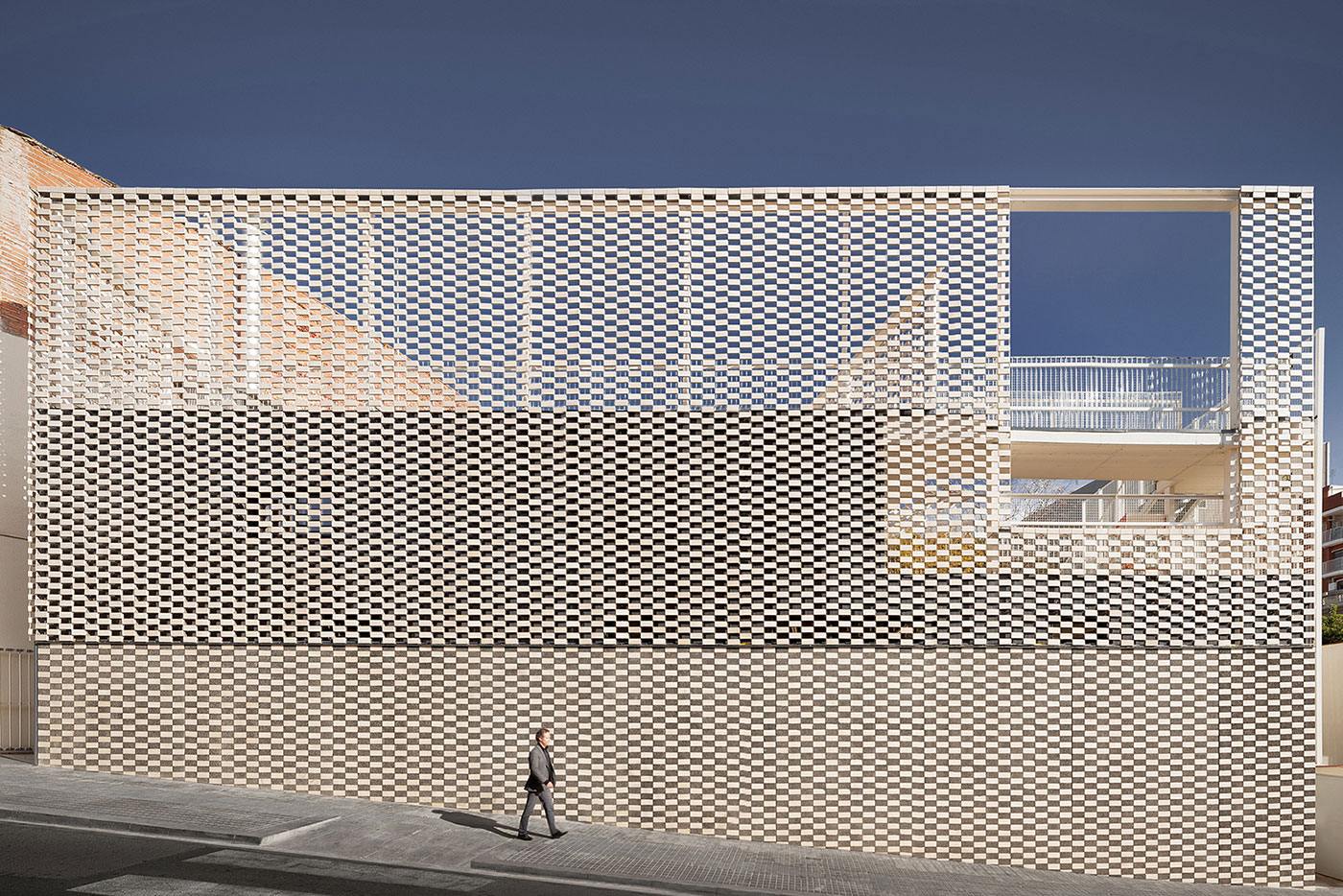 La brecha entre arquitectura, promotores inmobiliarios, compradores y ciudadanos Escuela-Infantil-Virolai-Petit-(Barcelona)-Arquitecto-Vicente-Sarrablo La brecha entre arquitectura, promotores inmobiliarios, compradores y ciudadanos Escuela-Infantil-Virolai-Petit-(Barcelona)-Arquitecto-Vicente-Sarrablo