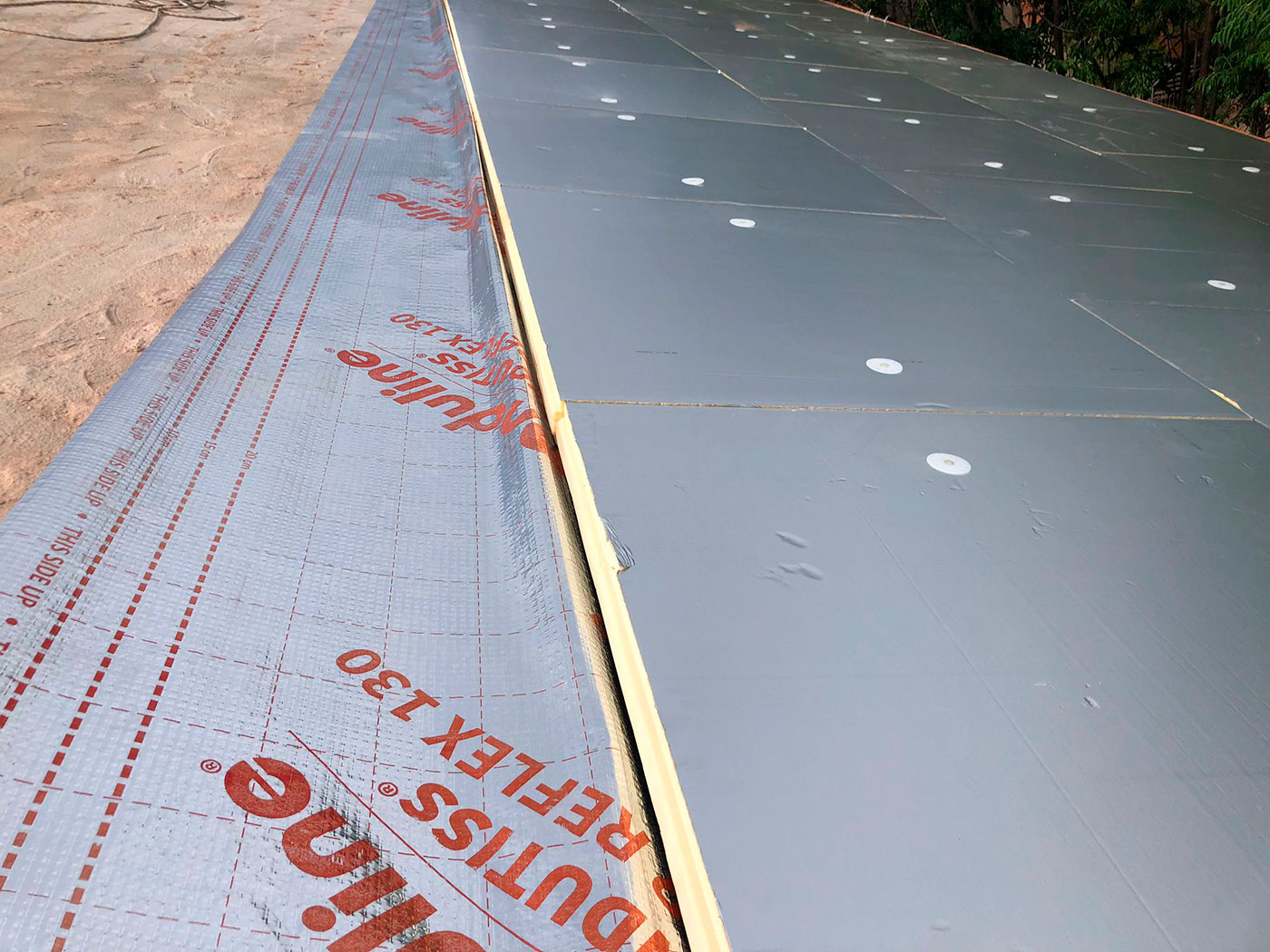 Cubiertas inteligentes en la arquitectura contemporánea SIATE-TOP-con-BARRERA-DE-VAPOR