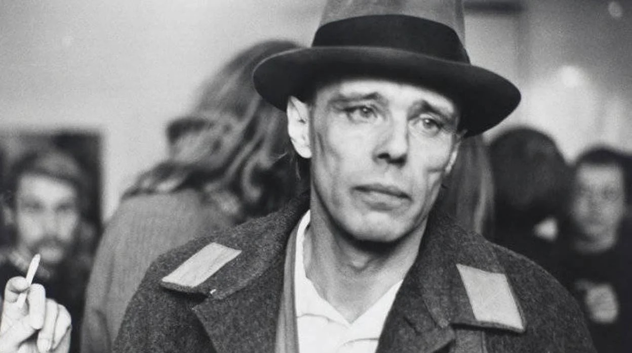 ¿Dónde está Joseph Beuys Miquel Lacasta Joseph Beuys. Foto Cortesía Cine Colombia