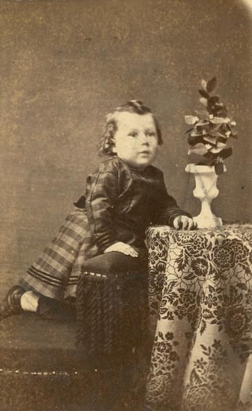 En el 148 (¿eh) aniversario del nacimiento de Frank Lloyd Wright José Ramón Hernández Correa Frank Lloyd Wright. Foto tomada en el año... (Ah, si lo supiéramos)