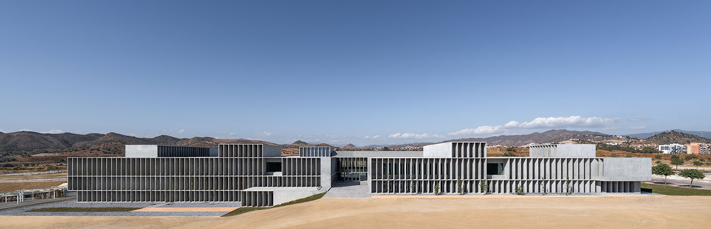 Facultad de Turismo, Universidad de Málaga Vaillo +Arquitectos © Rubén Pérez Bescós 1. Descripción general Facultad de Turismo, Universidad de Málaga Vaillo +Arquitectos © Rubén Pérez Bescós 1. Descripción general