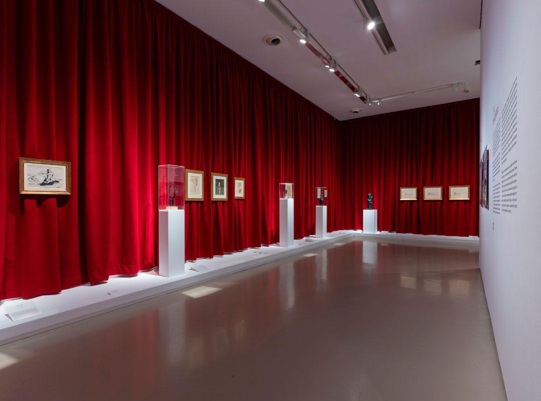 Vista de la exposición Transitar el siglo XX. Dibujo y escultura en las Colecciones ICOFotografía: © Julio César González