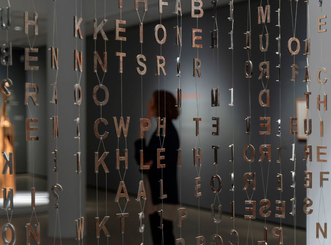 Vista de la exposición Transitar el siglo XX. Dibujo y escultura en las Colecciones ICOFotografía: © Julio César González