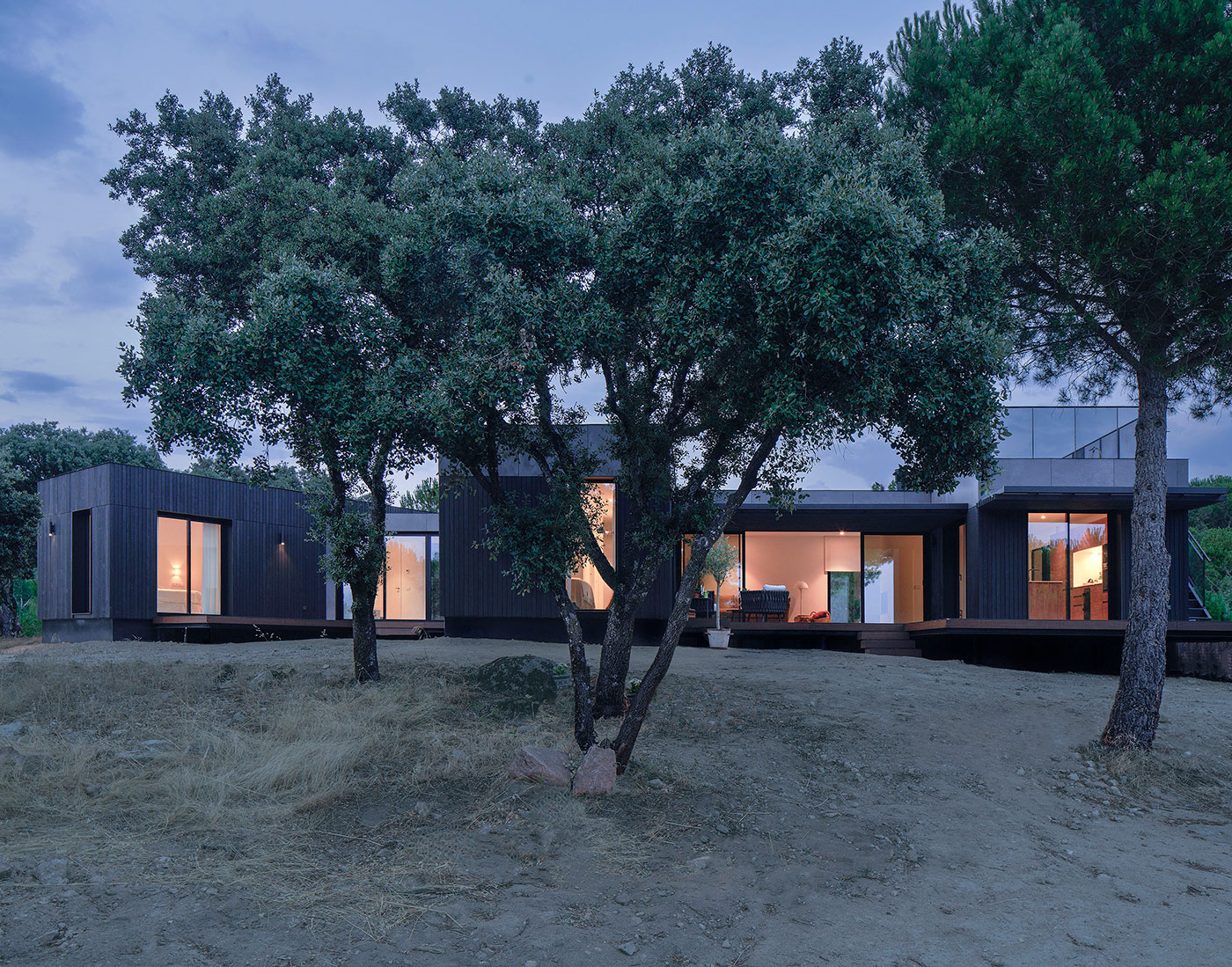 Arquitectura industrializada y madera Casa Tres Patios en Torrelodones (Madrid) ROOM2030, 2025 6