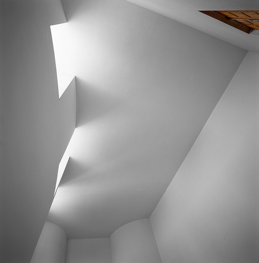 Simplejidad Miquel Lacasta Álvaro Siza’s Igreja e Centro Paroquial in Marco de Canaveses, Portugal (1996) 2 Simplejidad Miquel Lacasta Álvaro Siza’s Igreja e Centro Paroquial in Marco de Canaveses, Portugal (1996) 2
