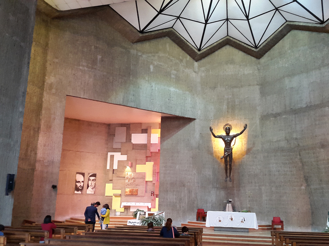 Iglesia de Nuestra Señora de Fátima (1969) en San Pedro de Montes de Oca (Costa Rica) 05