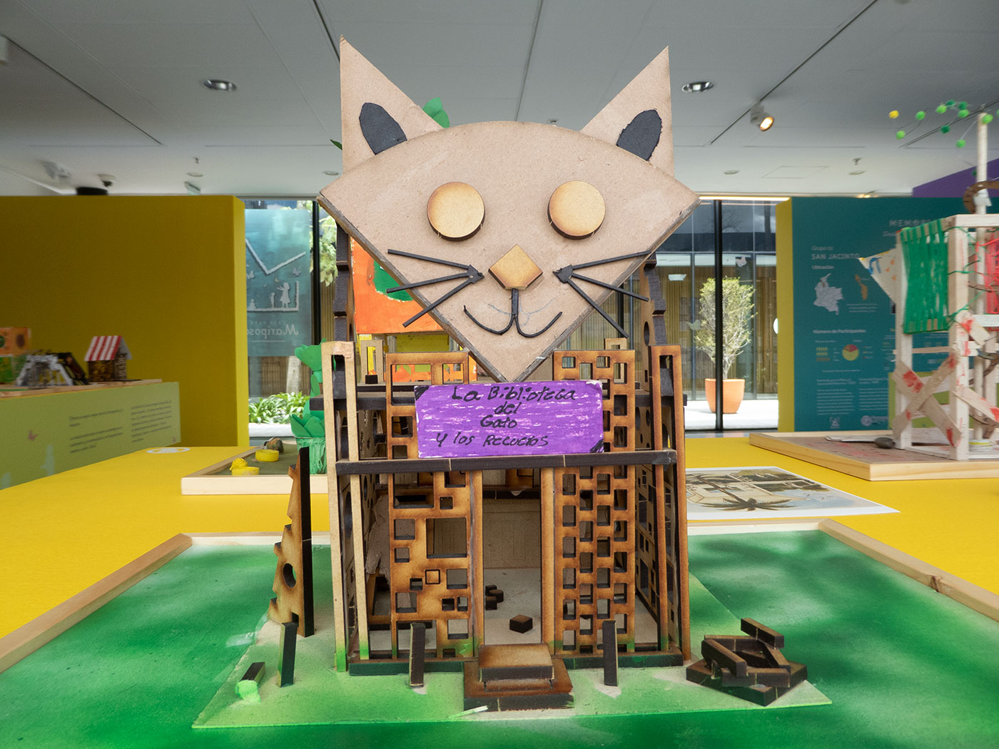 Una conversación con Fabiola Uribe y Carlos Barberá sobre el proyecto Casa para Mariposas Fabiola Uribe y Carlos Barberá Biblioteca-del-Gato