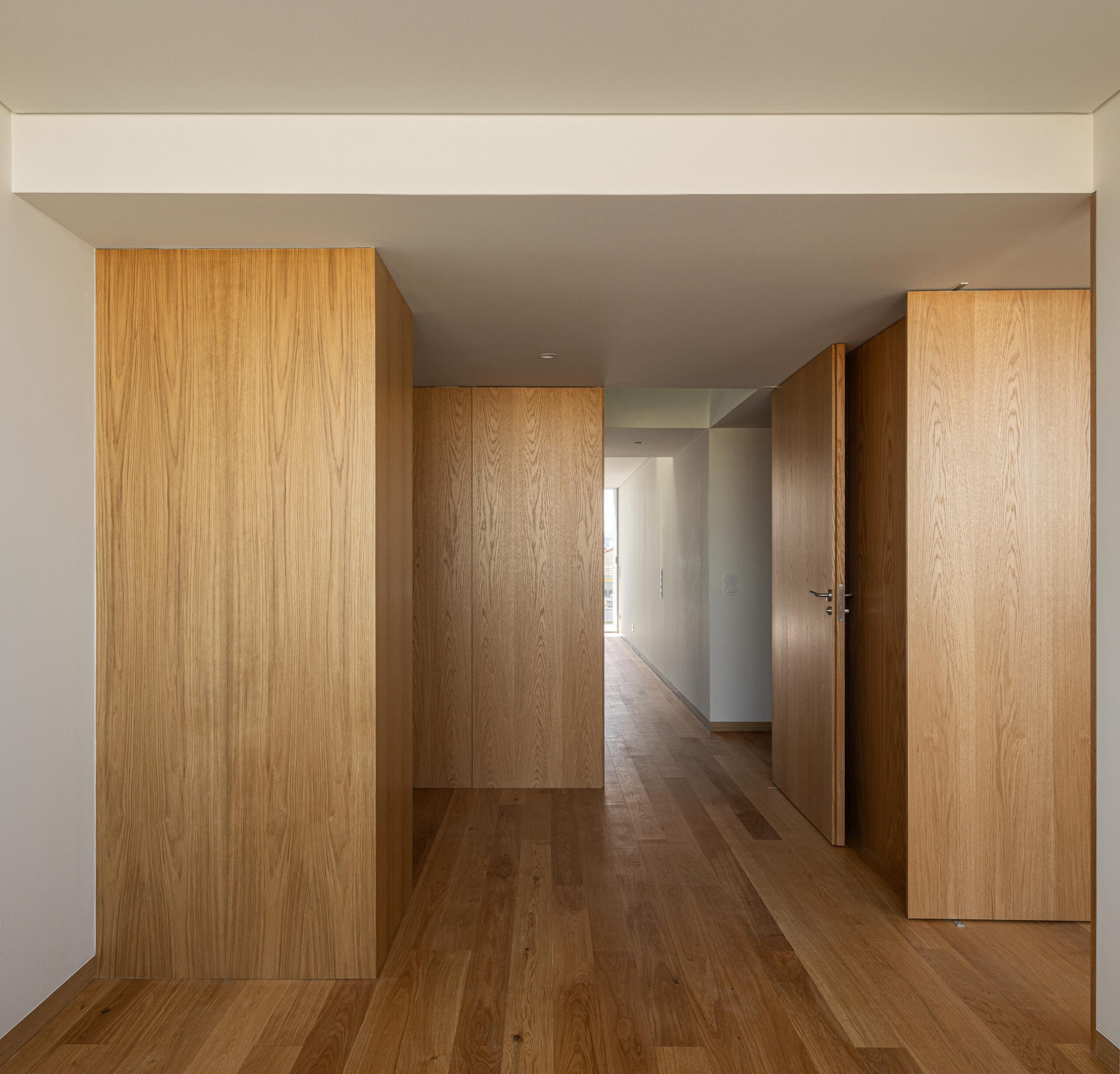 Edifício Hintze Ribeiro arquitetura Helder da Rocha e fotografia Ivo Tavares