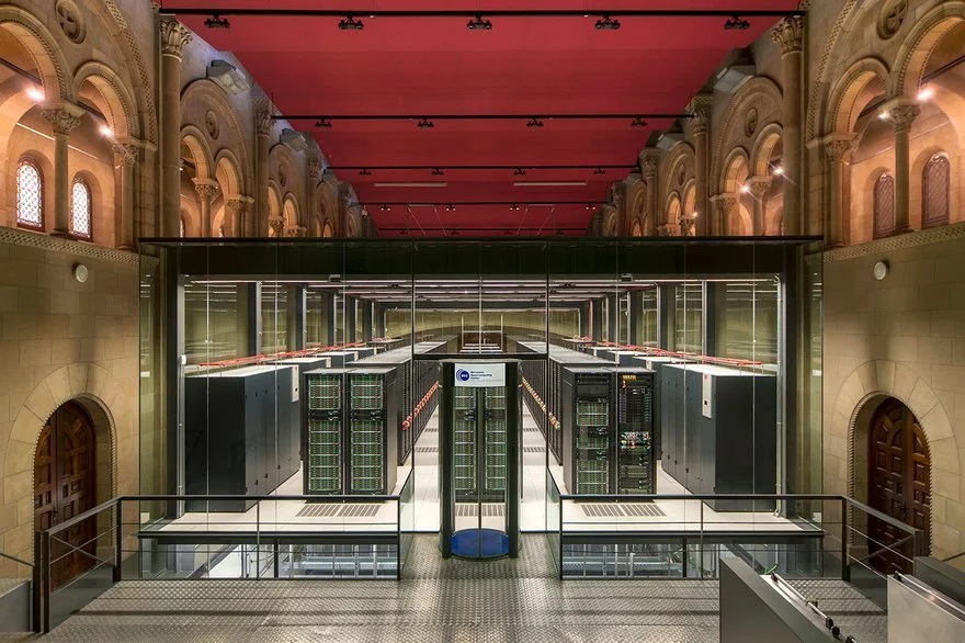 Los tiempos de la arquitectura frente a los tiempos de la infraestructura digital BSC_Superordenador_MareNostru-880