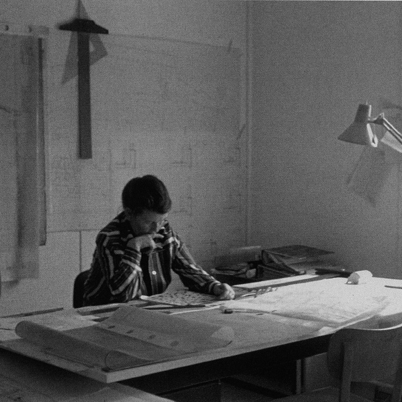  Hilde Weström en la oficina de dirección de obra de la Biblioteca de Berlín (Hans Scharoun), 1972.